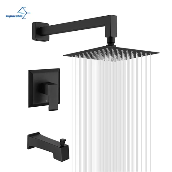 Duschsystem mit Doppelfunktionen, Badezimmer Luxus mattschwarz mit quadratischer Wand